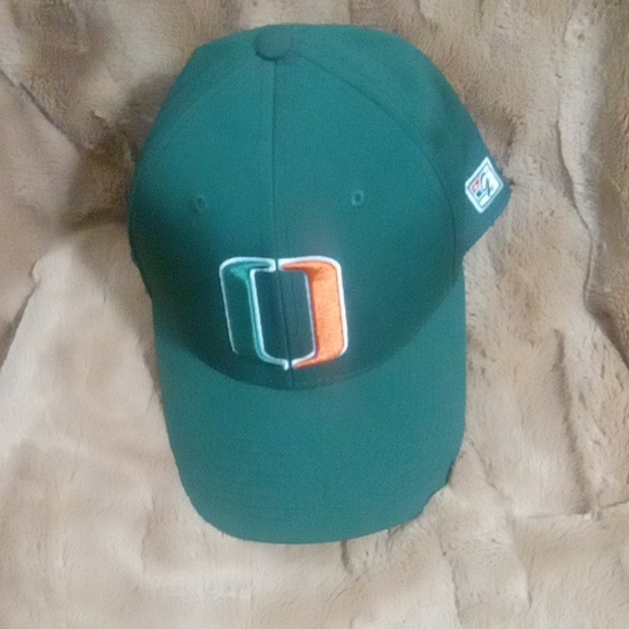 Hat - Picture 2 of 4